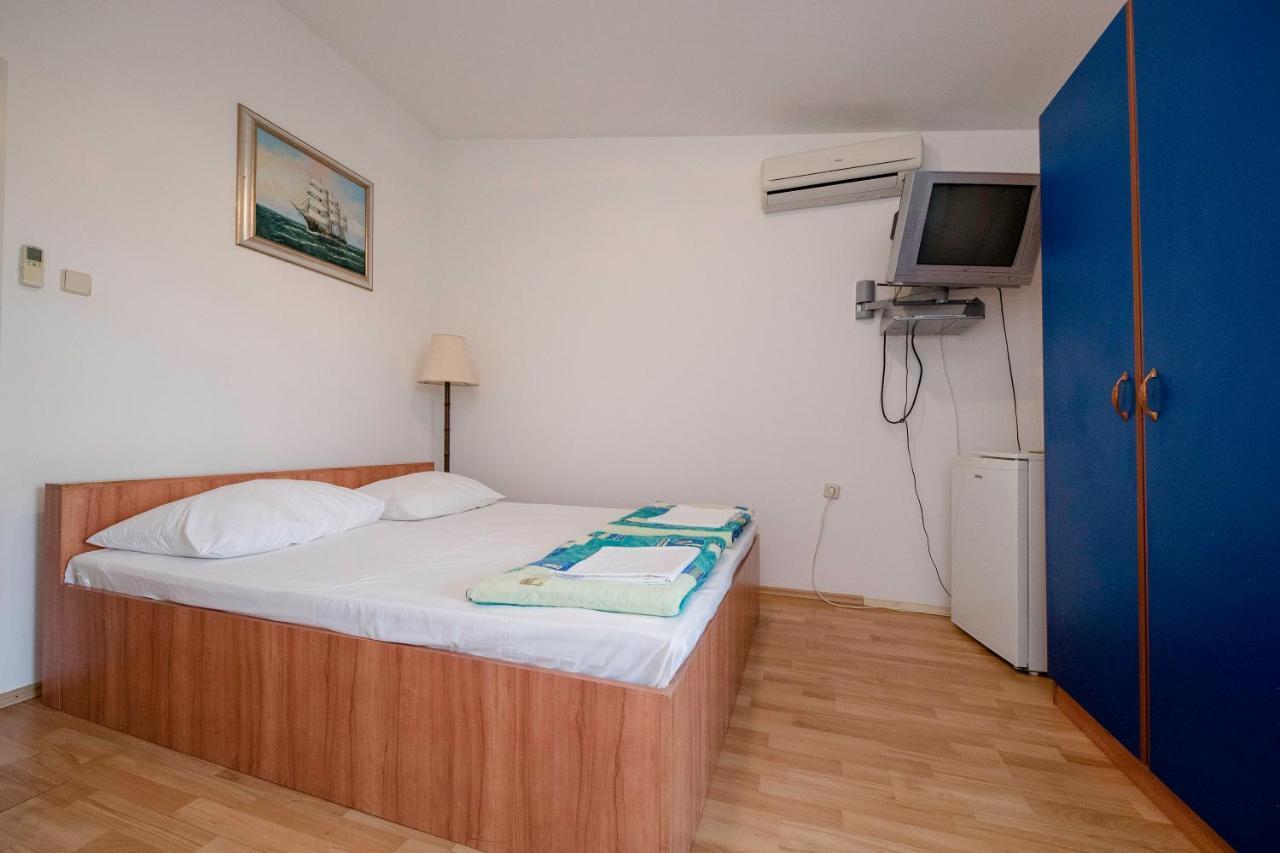 Guesthouse Sime コラン エクステリア 写真
